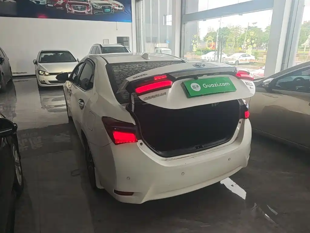Toyota Corolla Hybrid — миниатюра 5