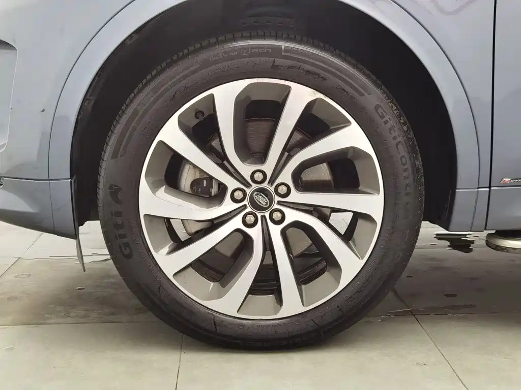 Land Rover Discovery Sport — миниатюра 17