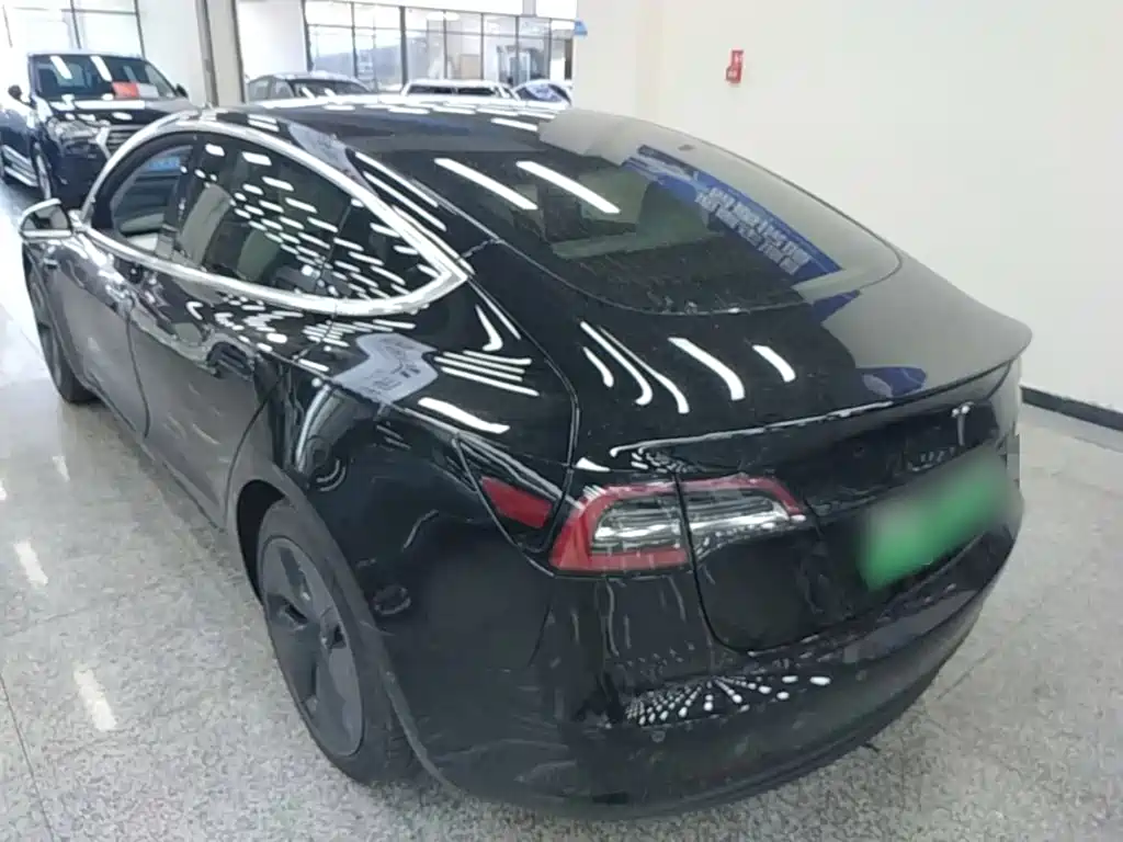 Tesla Model 3 — миниатюра 5
