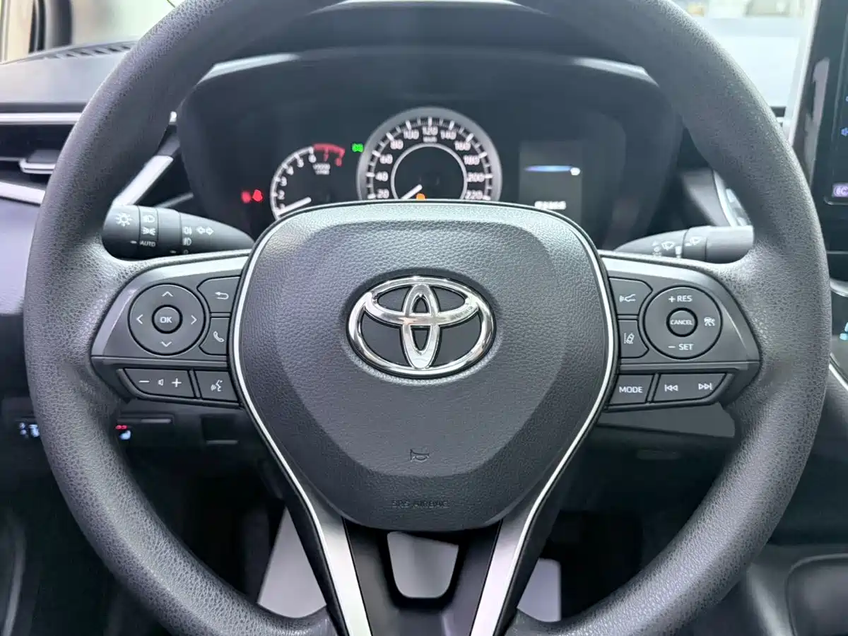 Toyota Corolla 2023 Champagne/brown из Китая