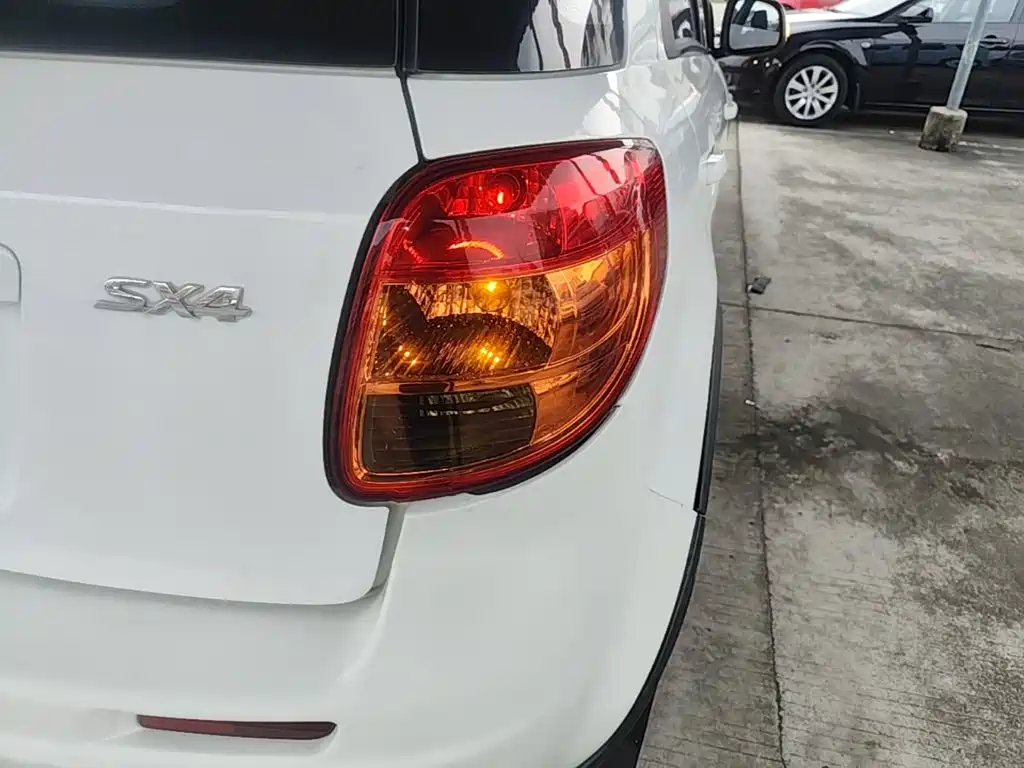 Suzuki SX4 — миниатюра 8