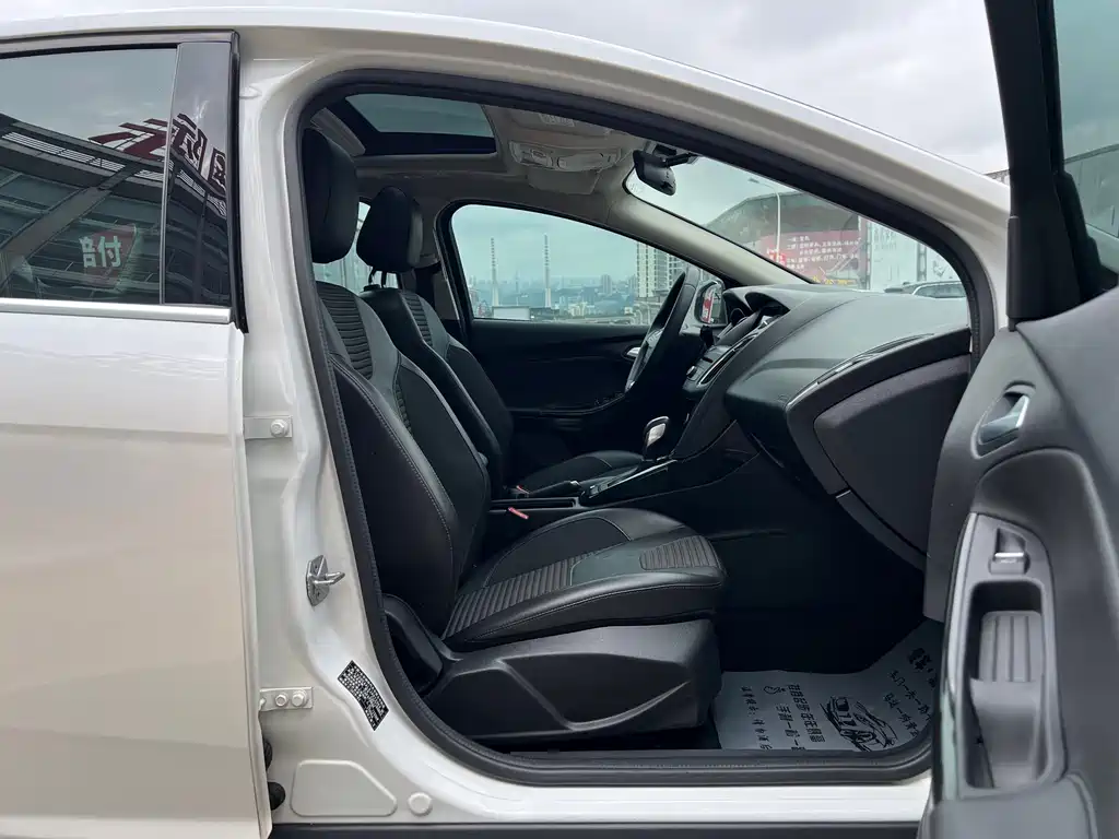 Ford Focus — миниатюра 9