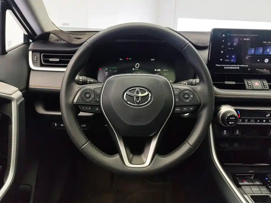 Toyota RAV4 — миниатюра 15