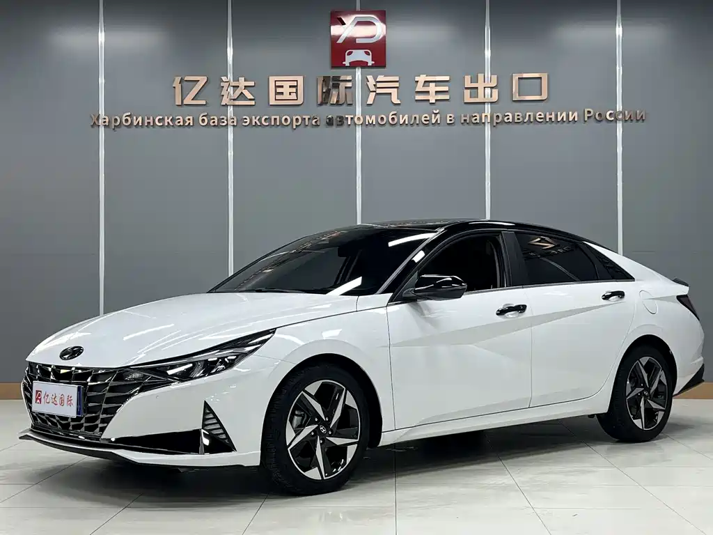 Hyundai Elantra 2023 1.5L CVT LUX Luxury