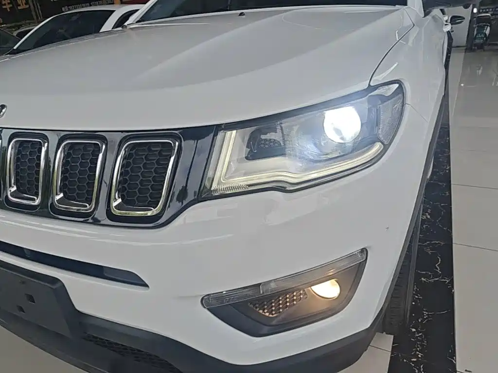 Jeep Compass — миниатюра 24