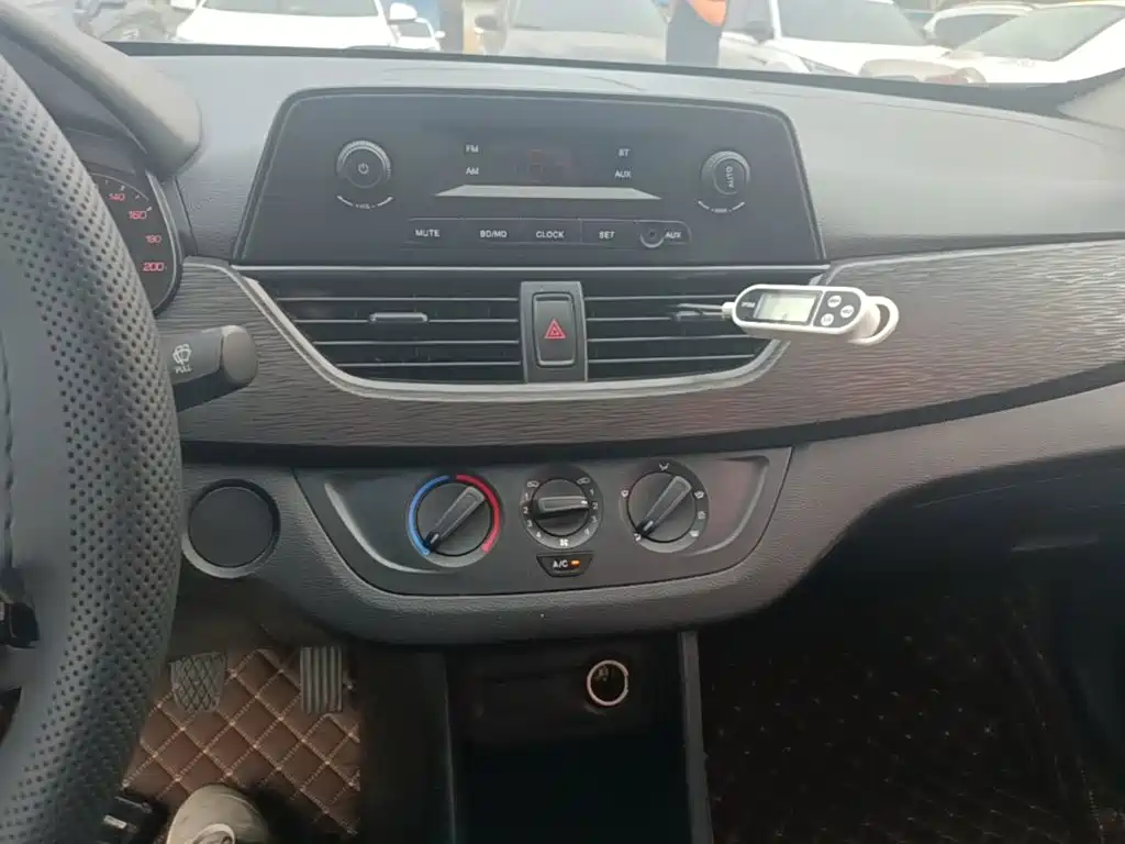 Baojun 310W — миниатюра 13