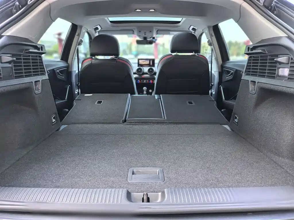 Audi Q2L 2022 35 TFSI Luxury