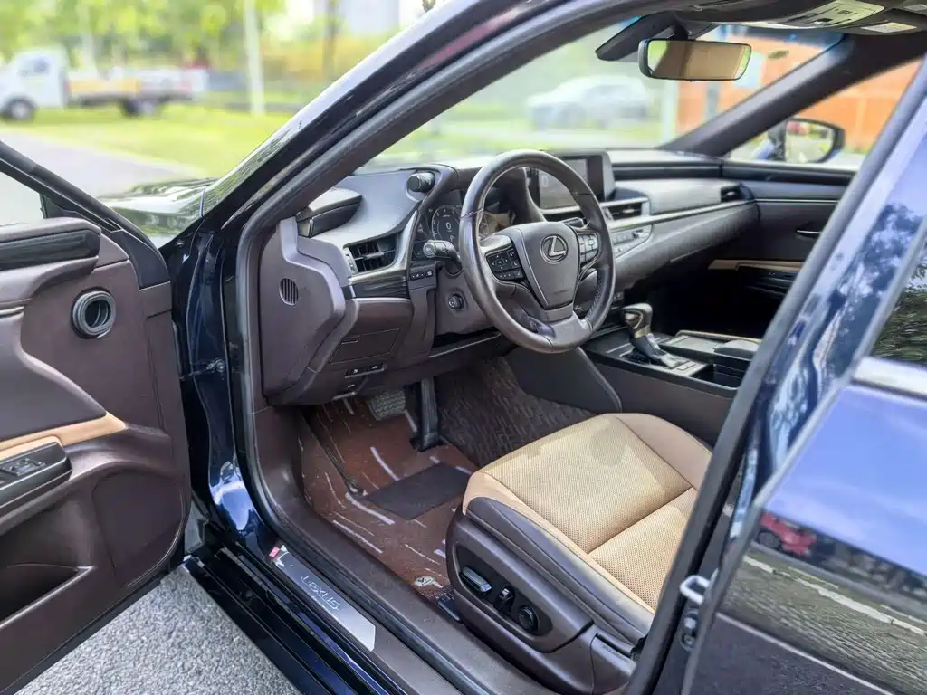 Lexus ES — миниатюра 7
