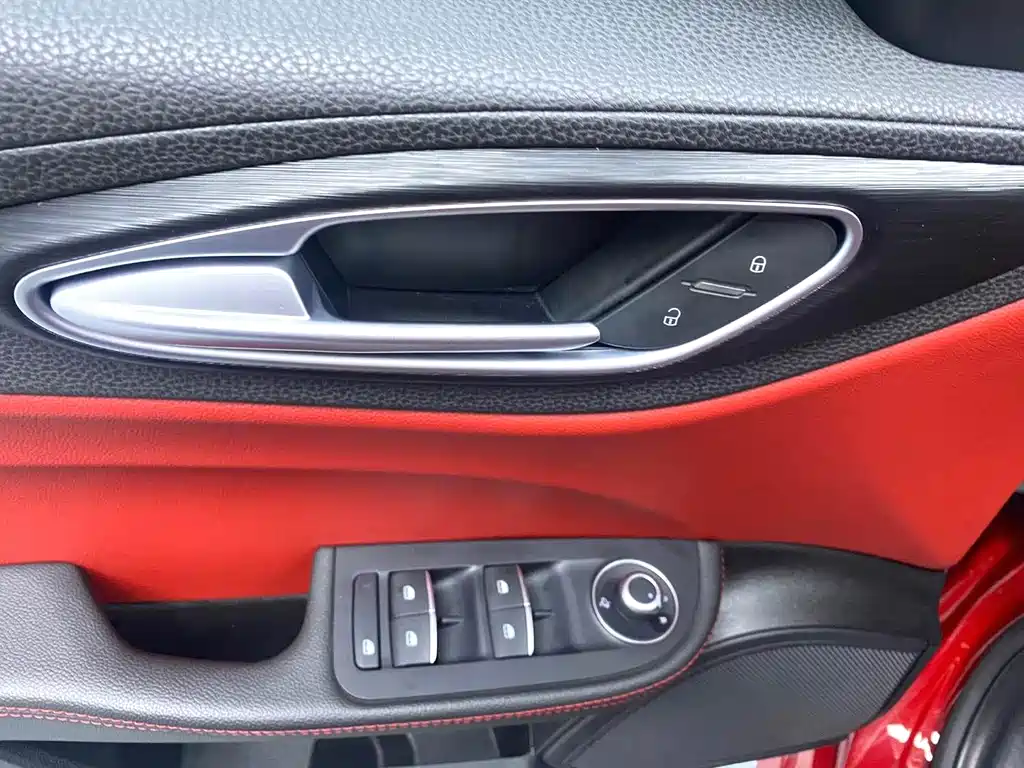 Alfa Romeo Giulia — миниатюра 6