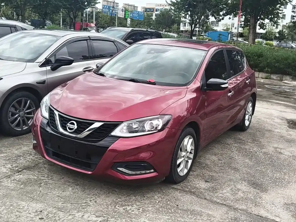 Nissan Tiida — миниатюра 2