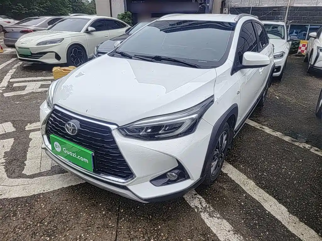 Toyota Yaris L 2021