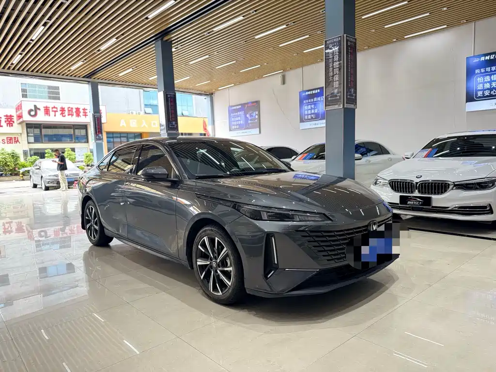 Changan Yida — миниатюра 3