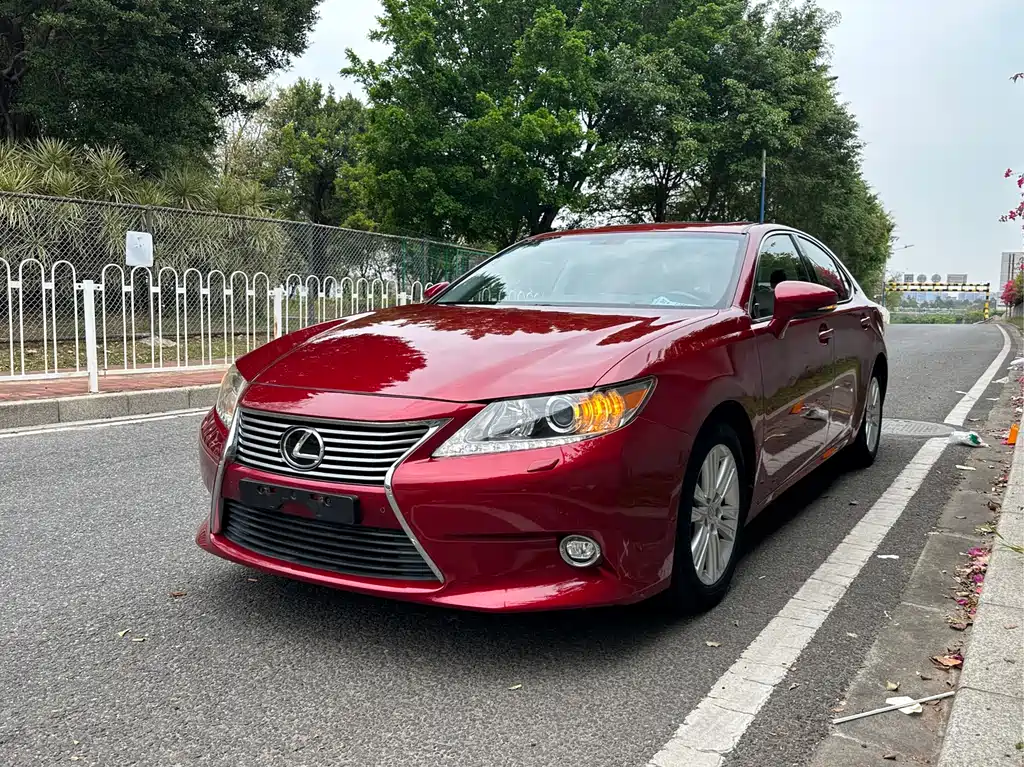 Lexus ES 2014