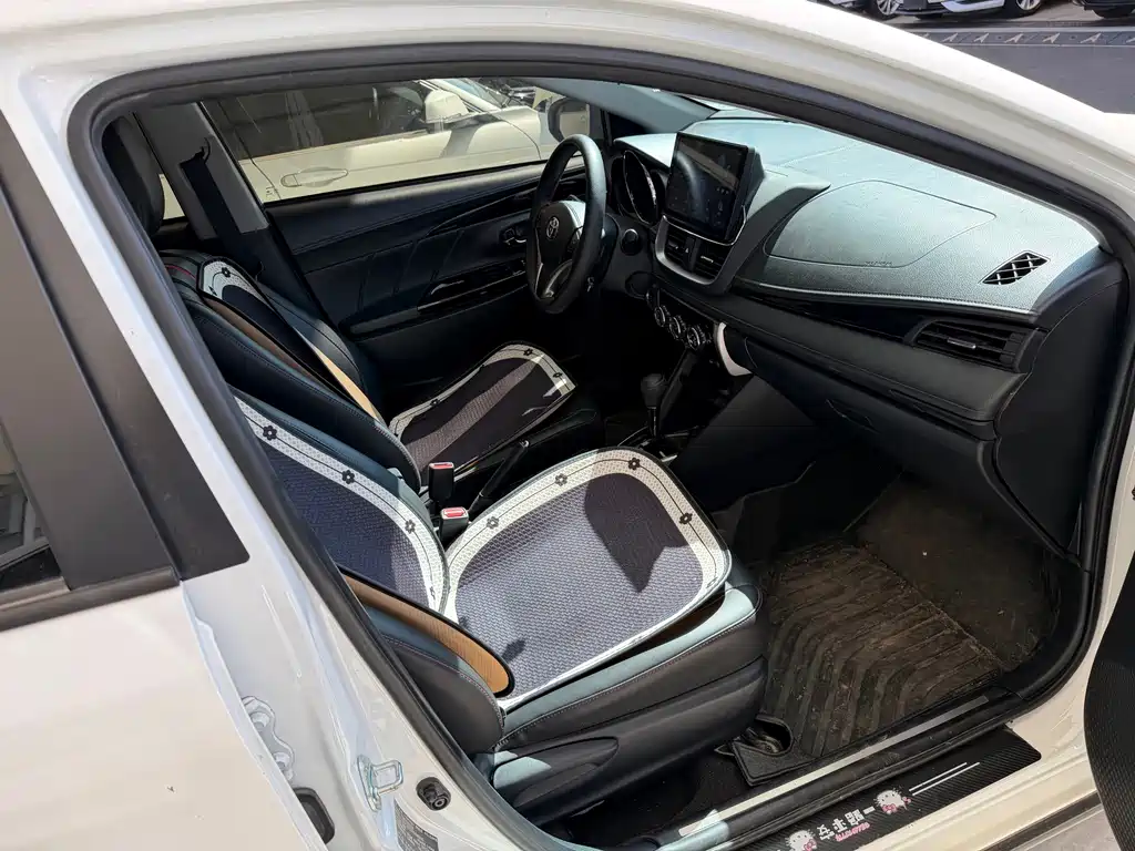 Toyota Yaris L — миниатюра 8