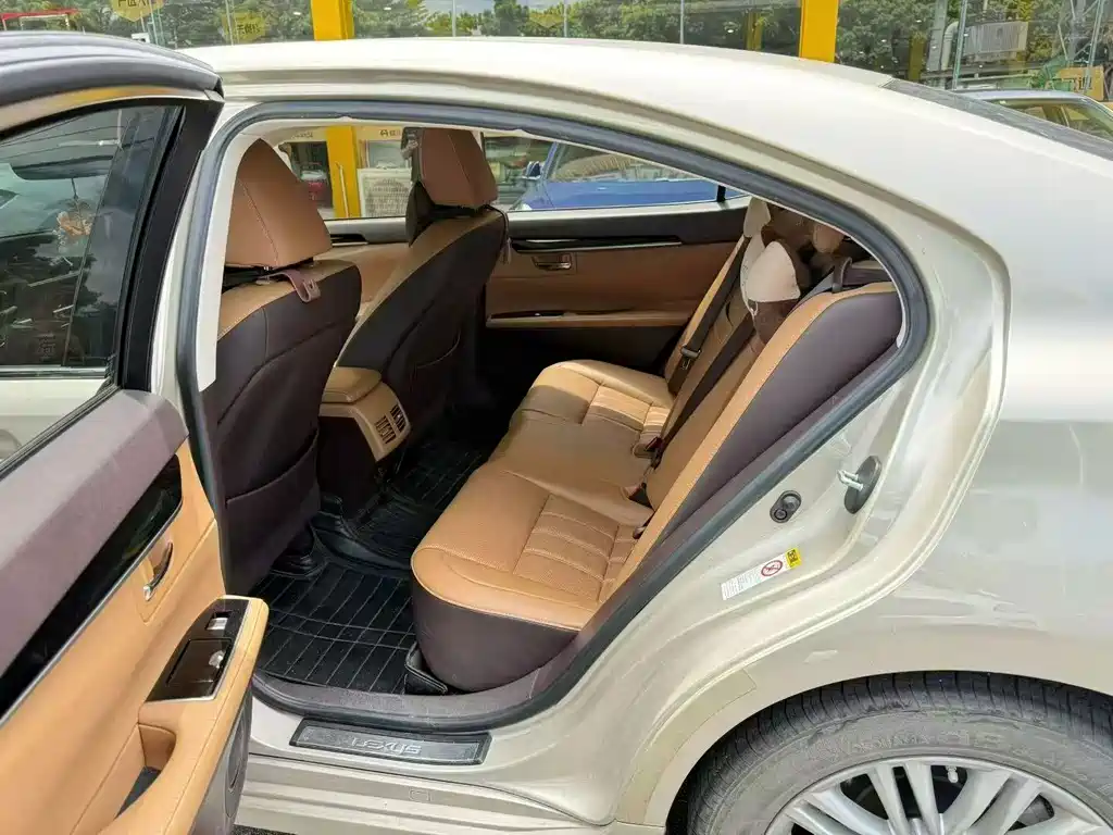 Lexus ES — миниатюра 6