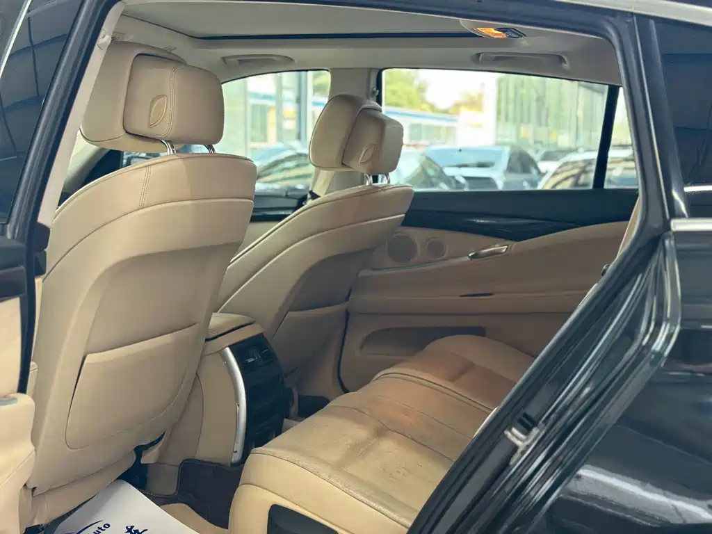 BMW 5 Series GT — миниатюра 5