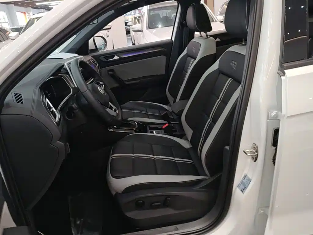 Volkswagen T-Roc — миниатюра 15