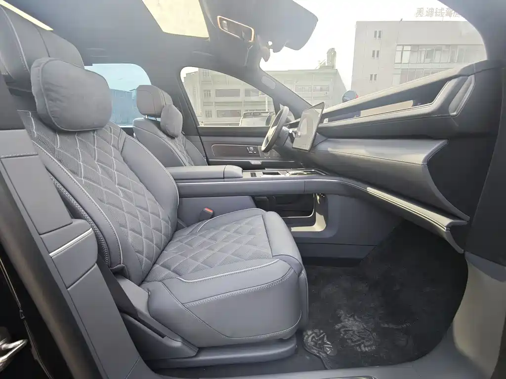 NIO ES8 2026 мест Executive