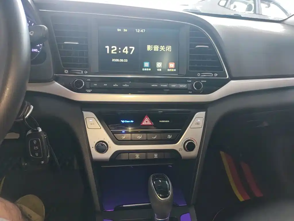 Hyundai Elantra — миниатюра 13