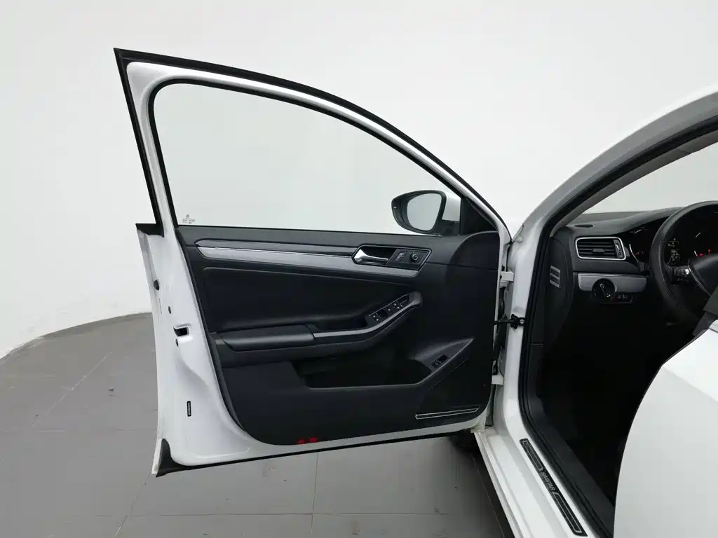 Volkswagen Sagitar — миниатюра 8