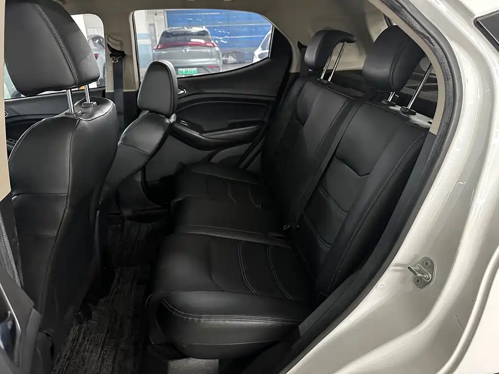 BYD Yuan EV — миниатюра 13