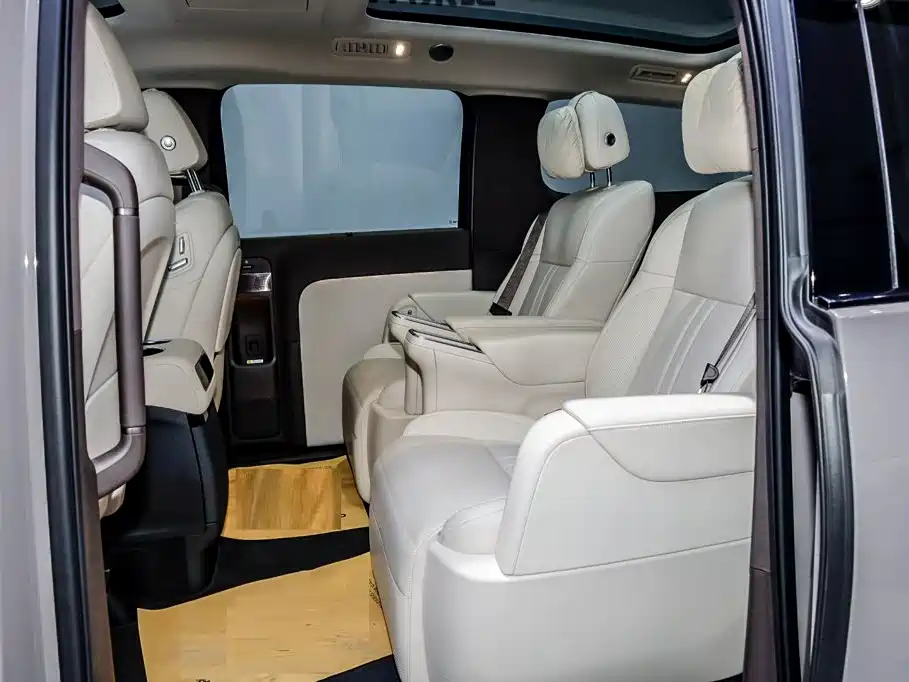 Li Auto Li MEGA — миниатюра 13