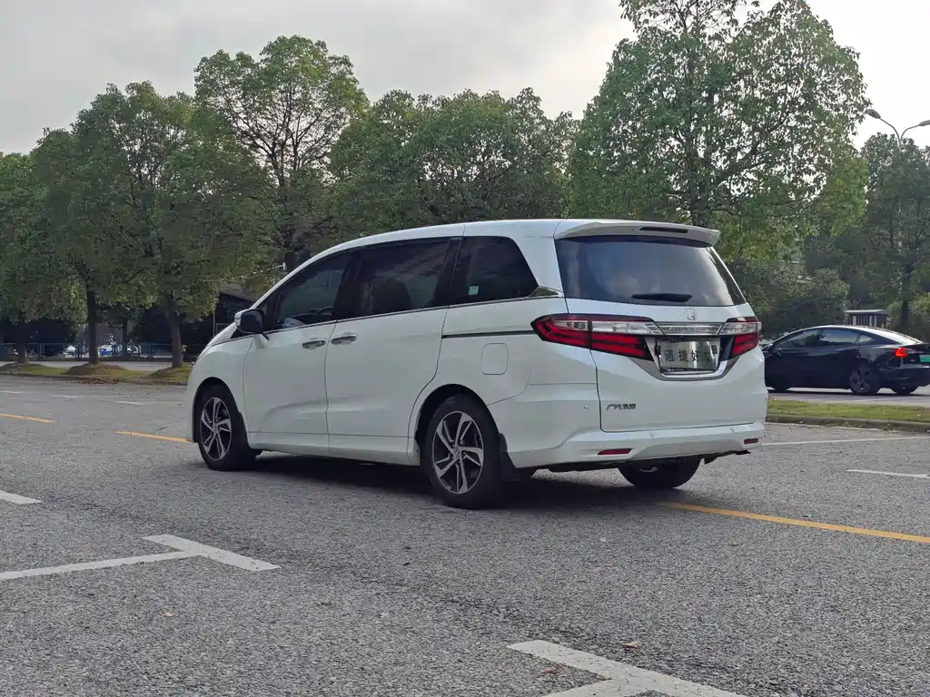 Honda Odyssey — миниатюра 8