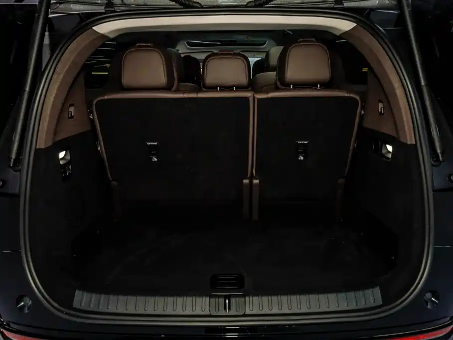 Li Auto Li MEGA — миниатюра 2