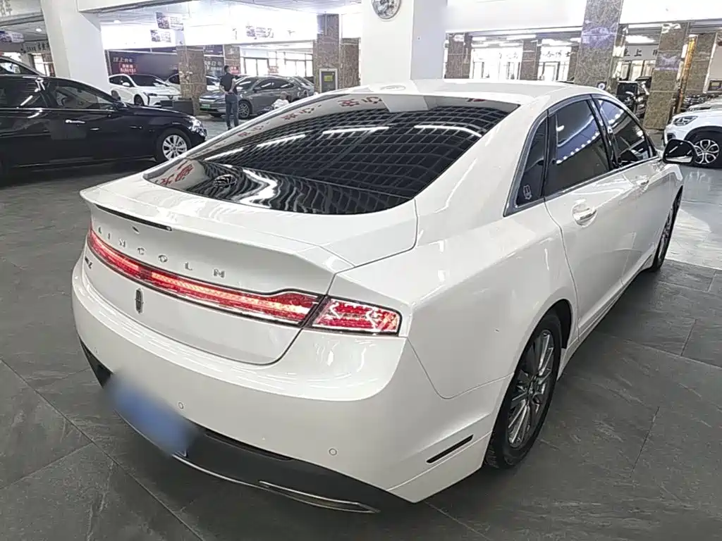 Lincoln MKZ — миниатюра 7
