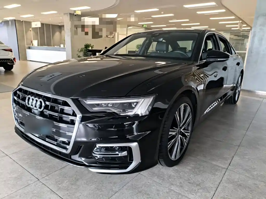 奥迪A6L 2025款 改款 45 TFSI 臻选动感型 2025