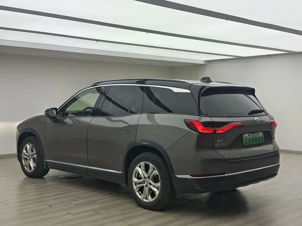 NIO ES8 2020 580KM мест