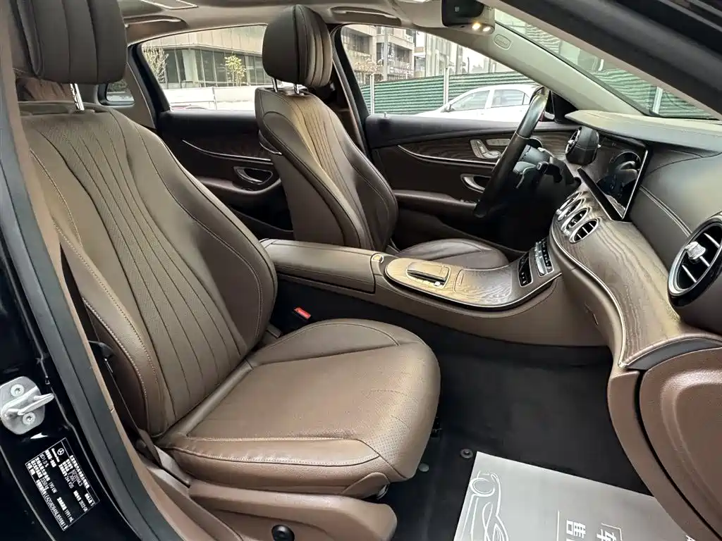 MERCEDES-BENZ E CLASS