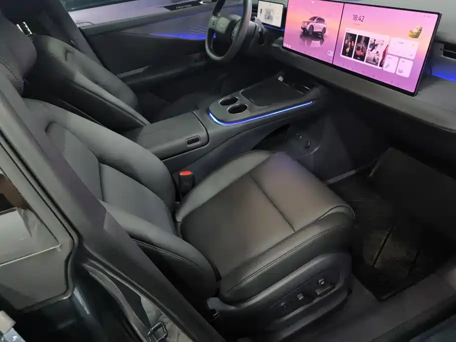 Nissan NX8 — миниатюра 8