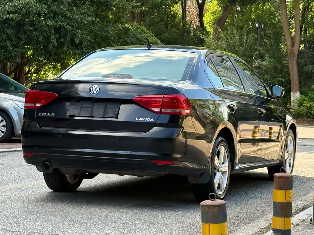 Volkswagen Lavida — миниатюра 5