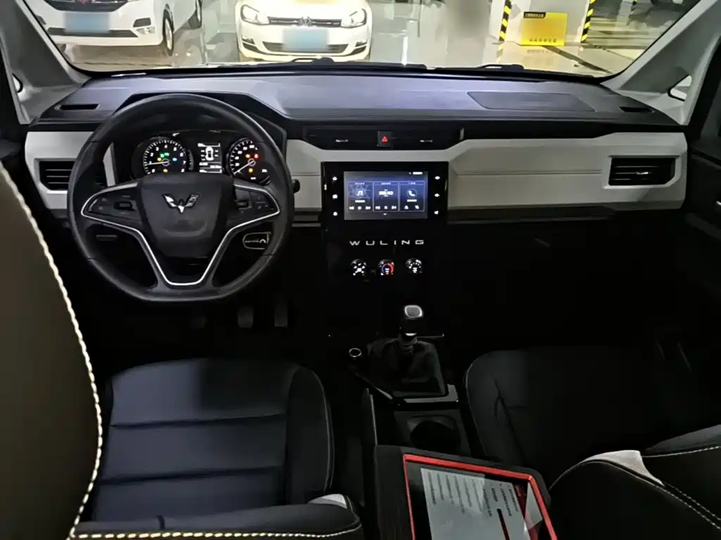 Wuling Hongguang PLUS — миниатюра 10
