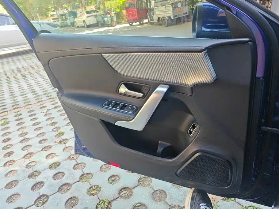 Mercedes-Benz A-Class — миниатюра 7