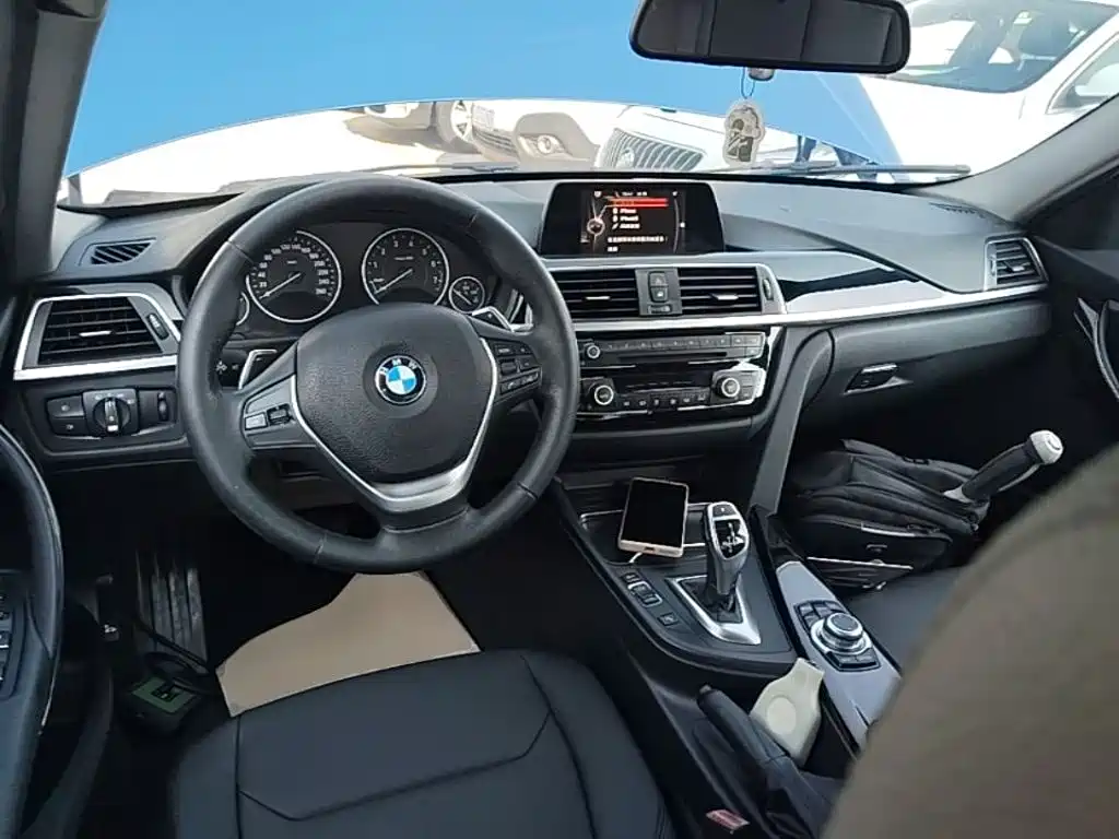 BMW 3 Series — миниатюра 10