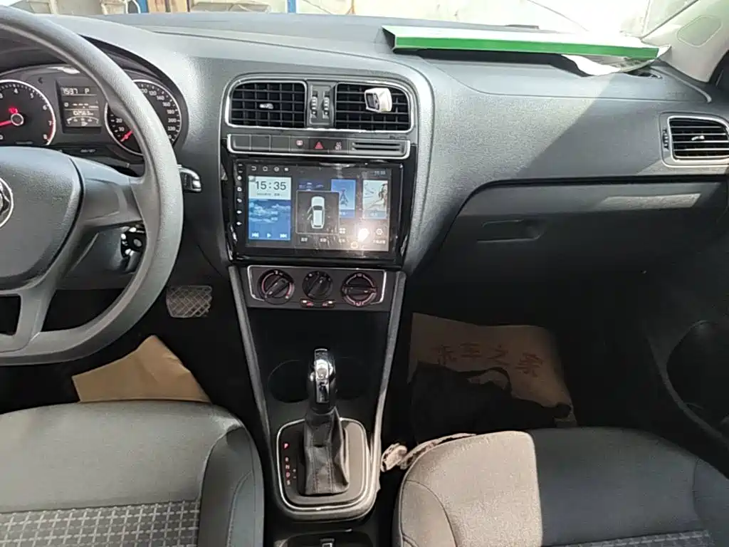 Volkswagen Polo — миниатюра 13