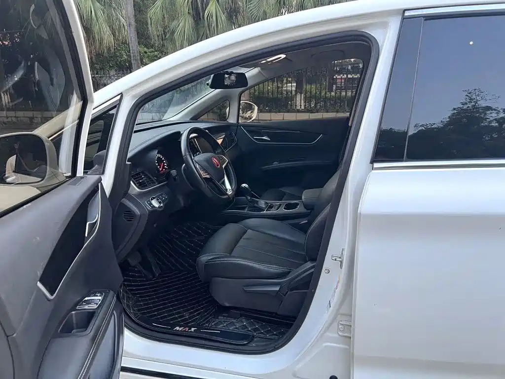 BYD MAX — миниатюра 5