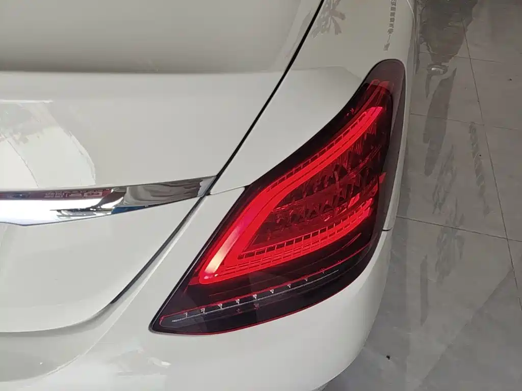 Mercedes-Benz C-Class — миниатюра 8
