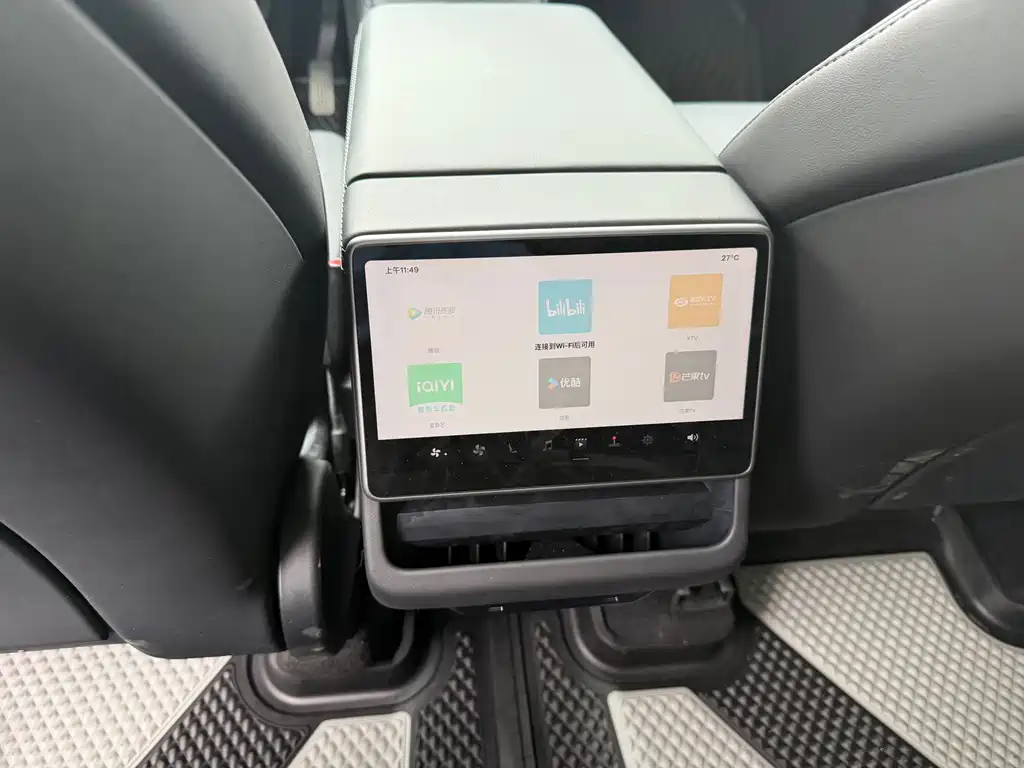Tesla Model Y — миниатюра 11