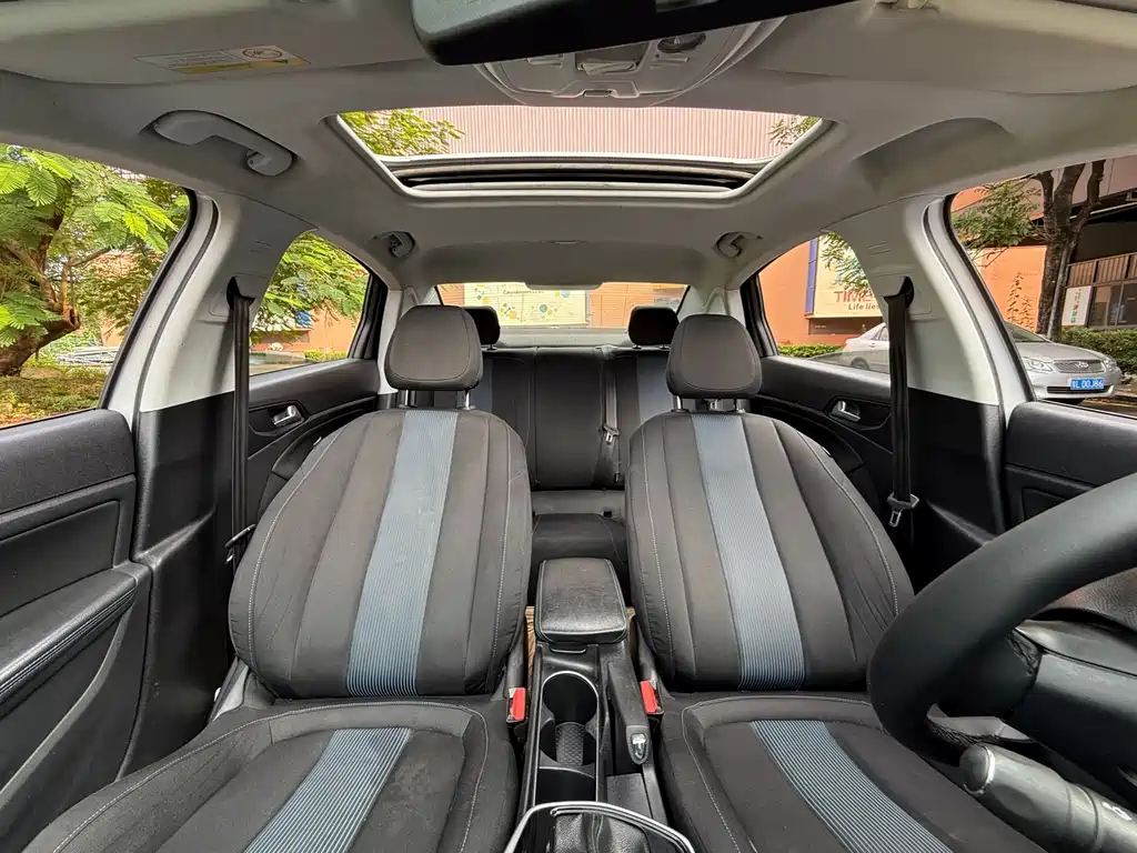 Peugeot 308 — миниатюра 10