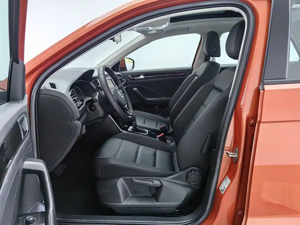 Volkswagen T-Roc — миниатюра 10