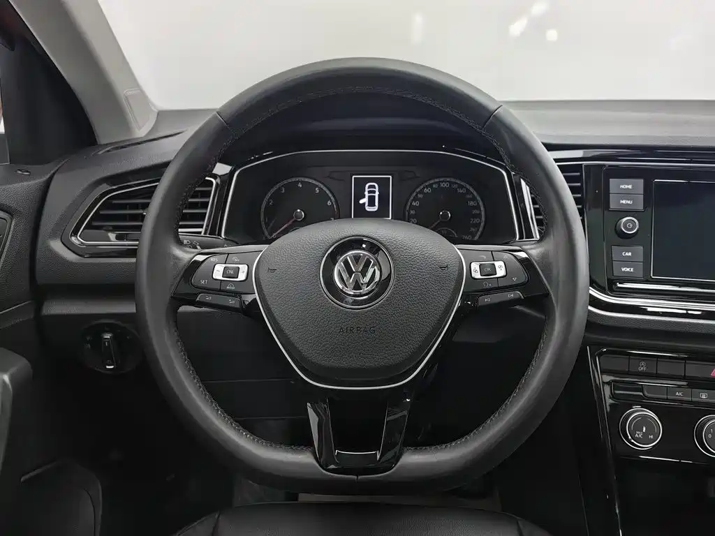 Volkswagen T-Roc — миниатюра 11