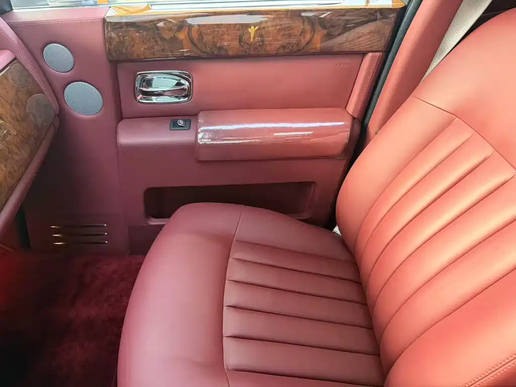 Rolls-Royce Phantom — миниатюра 11