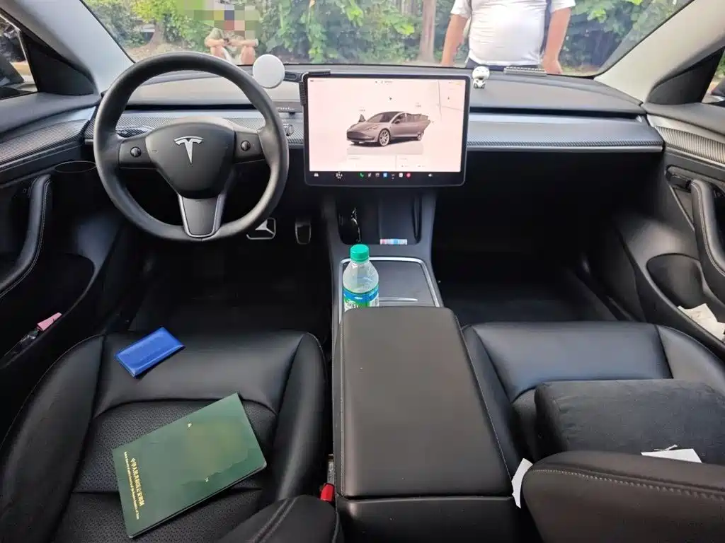 Tesla Model 3 — миниатюра 13