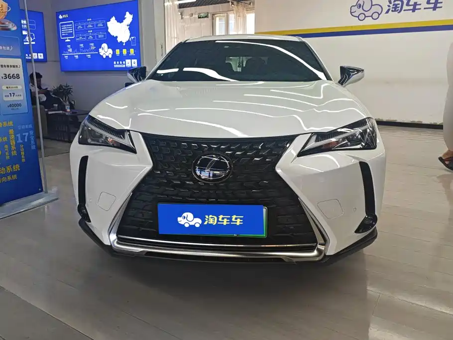 Lexus UX New Energy — миниатюра 2