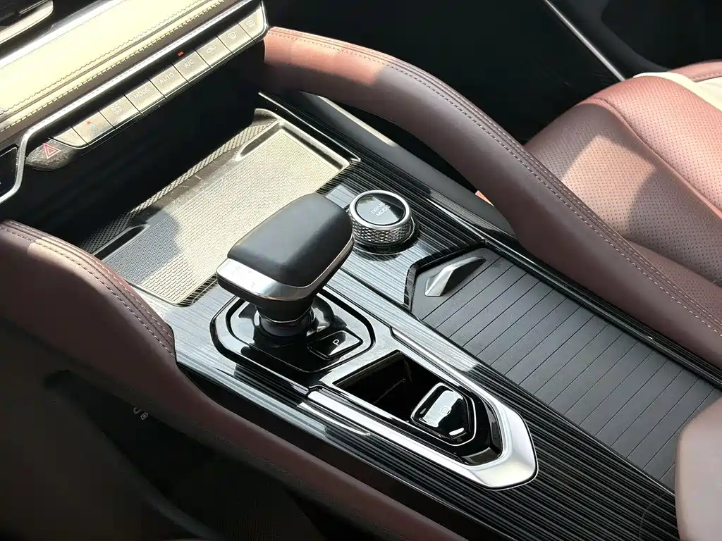 Geely Xingyue L — миниатюра 12