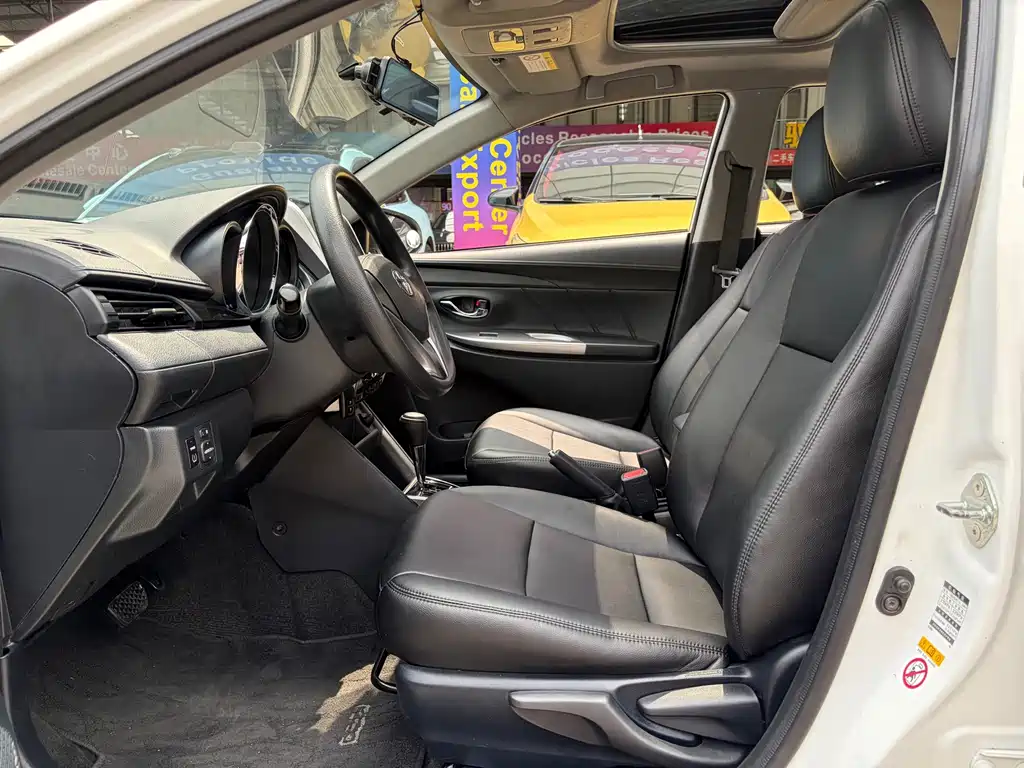 Toyota Yaris L — миниатюра 6