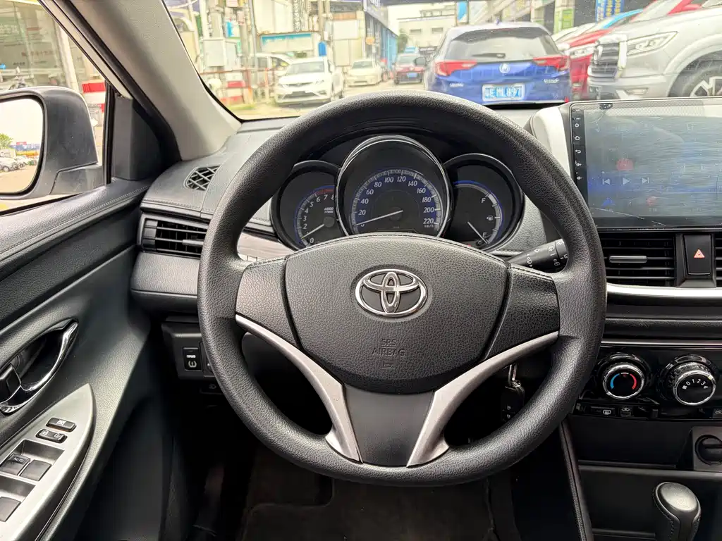Toyota Yaris L — миниатюра 12